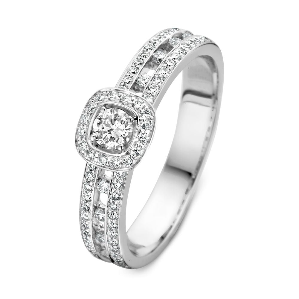Bague halo classique en or blanc avec diamants de 0,55 carat, style moderne.