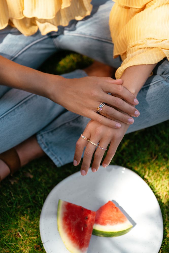 Bague en Or Blanc 18kt avec Saphir Bleu et 0.15ct de Diamants – Élégante