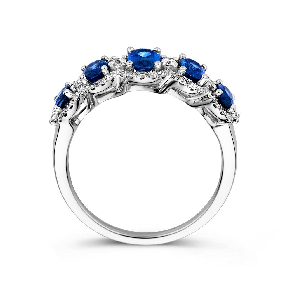 Bague de luxe en or blanc 14 carats avec saphir bleu taillé en ovale et diamants de 0,32 carat