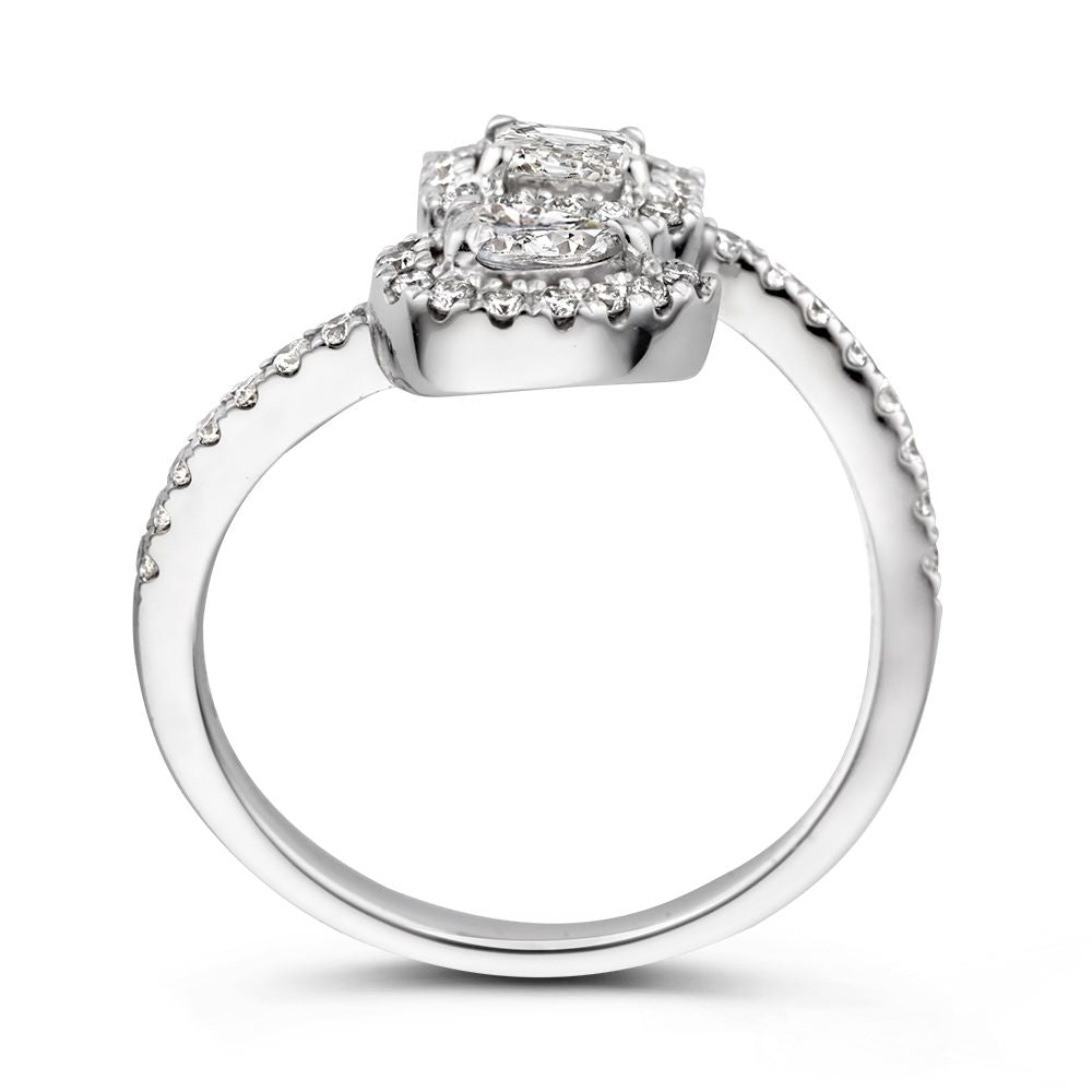 Bague en Or Blanc avec Diamants – 0,68 Carat – Diamants Émeraude et Taillés en Poire