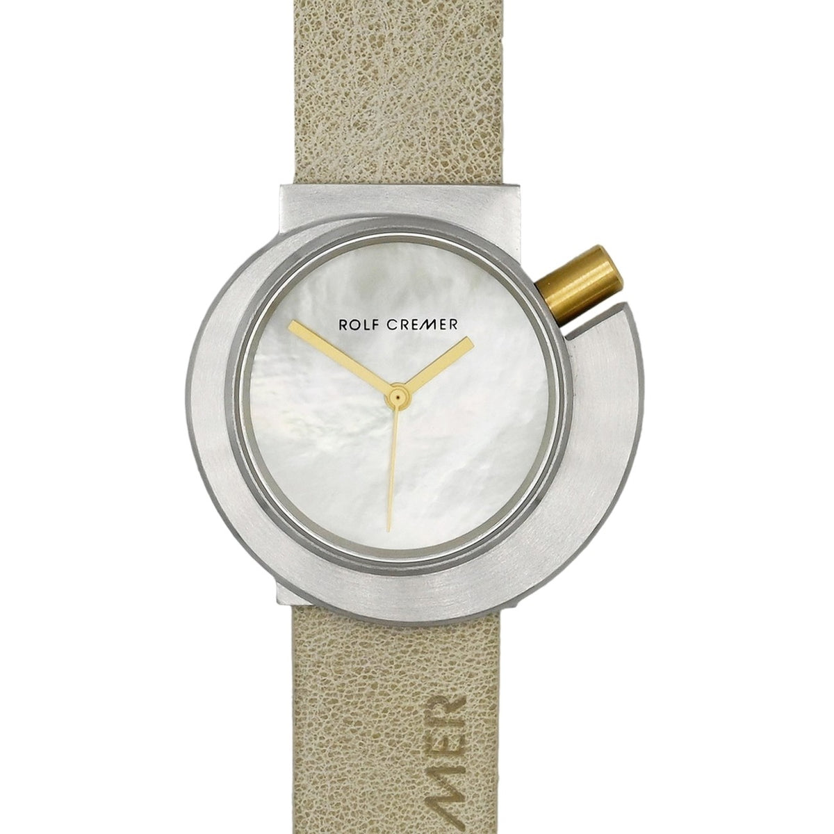 Montre Rolf Cremer avec un cadran en nacre, boîtier argenté et bracelet en cuir beige.