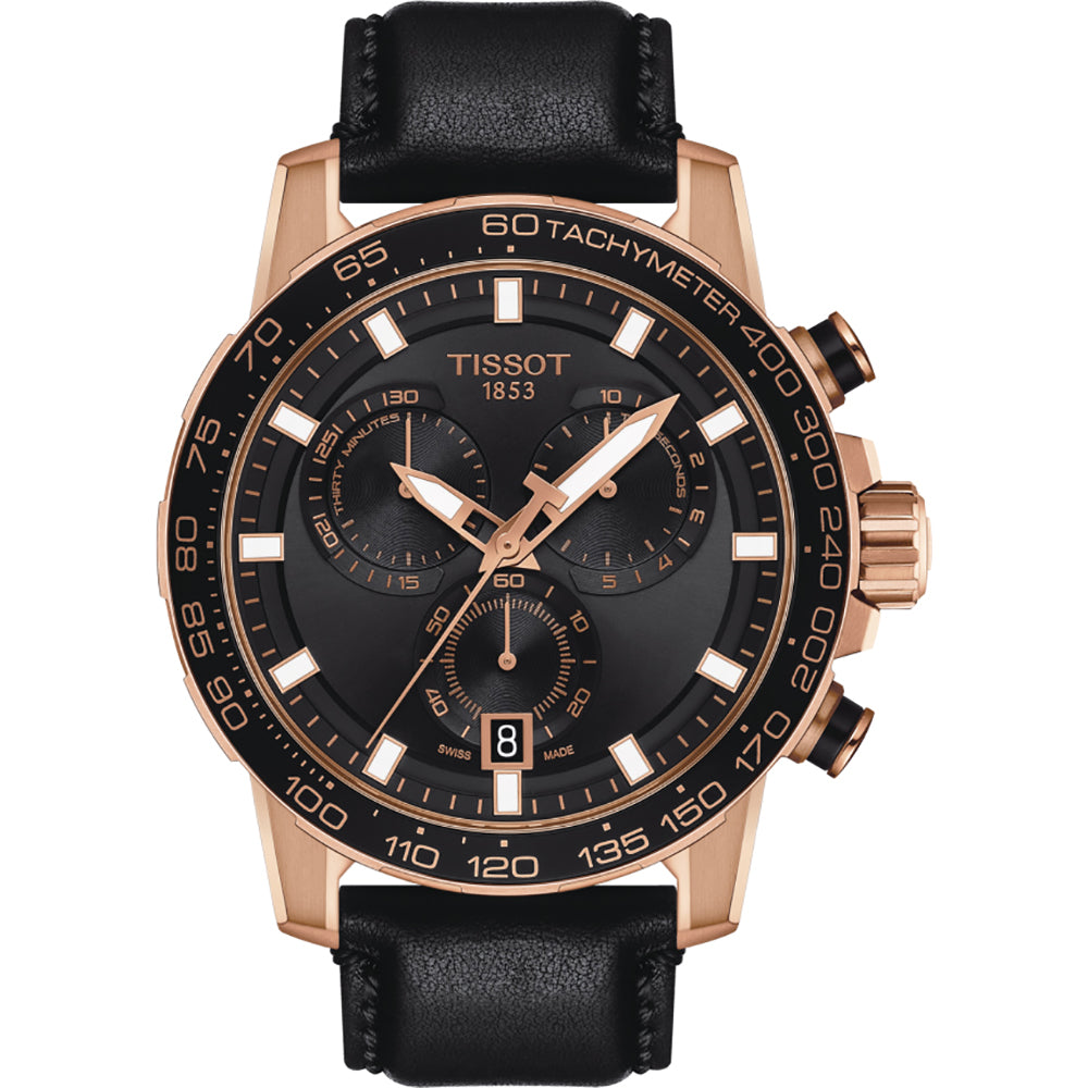 Montre Tissot Supersport Chrono avec boîtier en acier rose, cadran noir et bracelet en cuir noir.