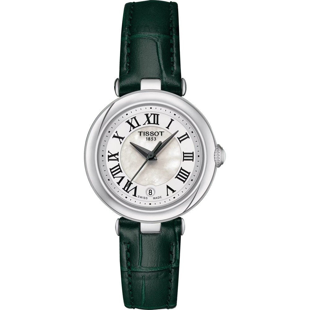 Montre Tissot Bellissima avec un boîtier argenté, cadran argenté et bracelet en cuir vert.