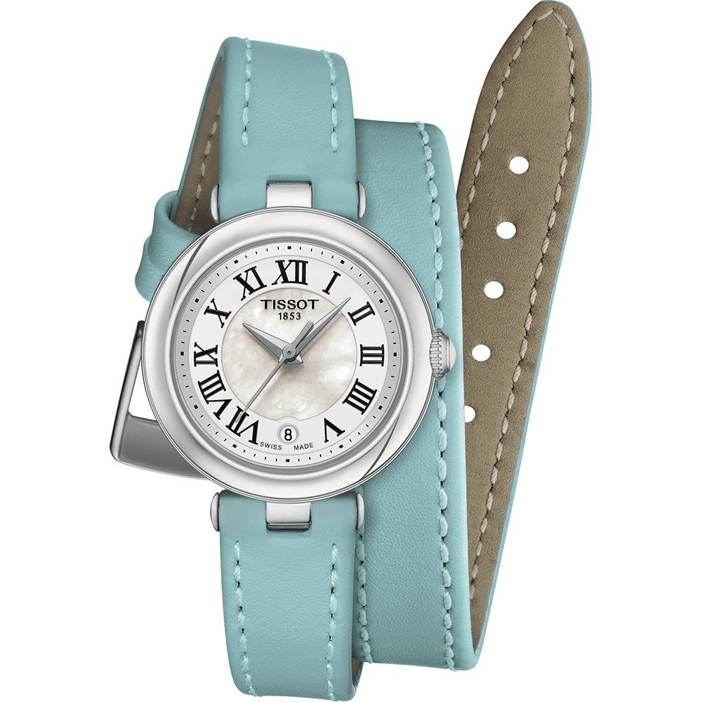 Montre Tissot Bellissima avec cadran argenté, chiffres romains, et bracelet en cuir bleu clair à double tour.