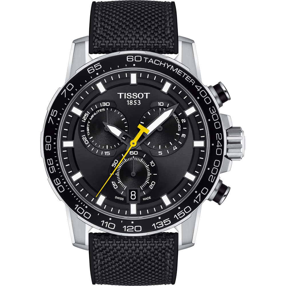 Montre Tissot Supersport Chrono avec cadran noir, boîtier en acier inoxydable et bracelet en caoutchouc.