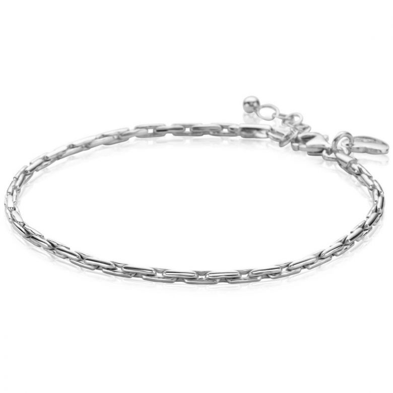 Bracelet en argent avec maillons entrelacés, longueur ajustable de 18 à 21 cm.