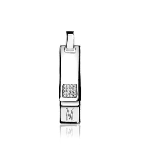 Pendentif en argent avec un motif rectangulaire et des strass, gravé de la lettre "M".