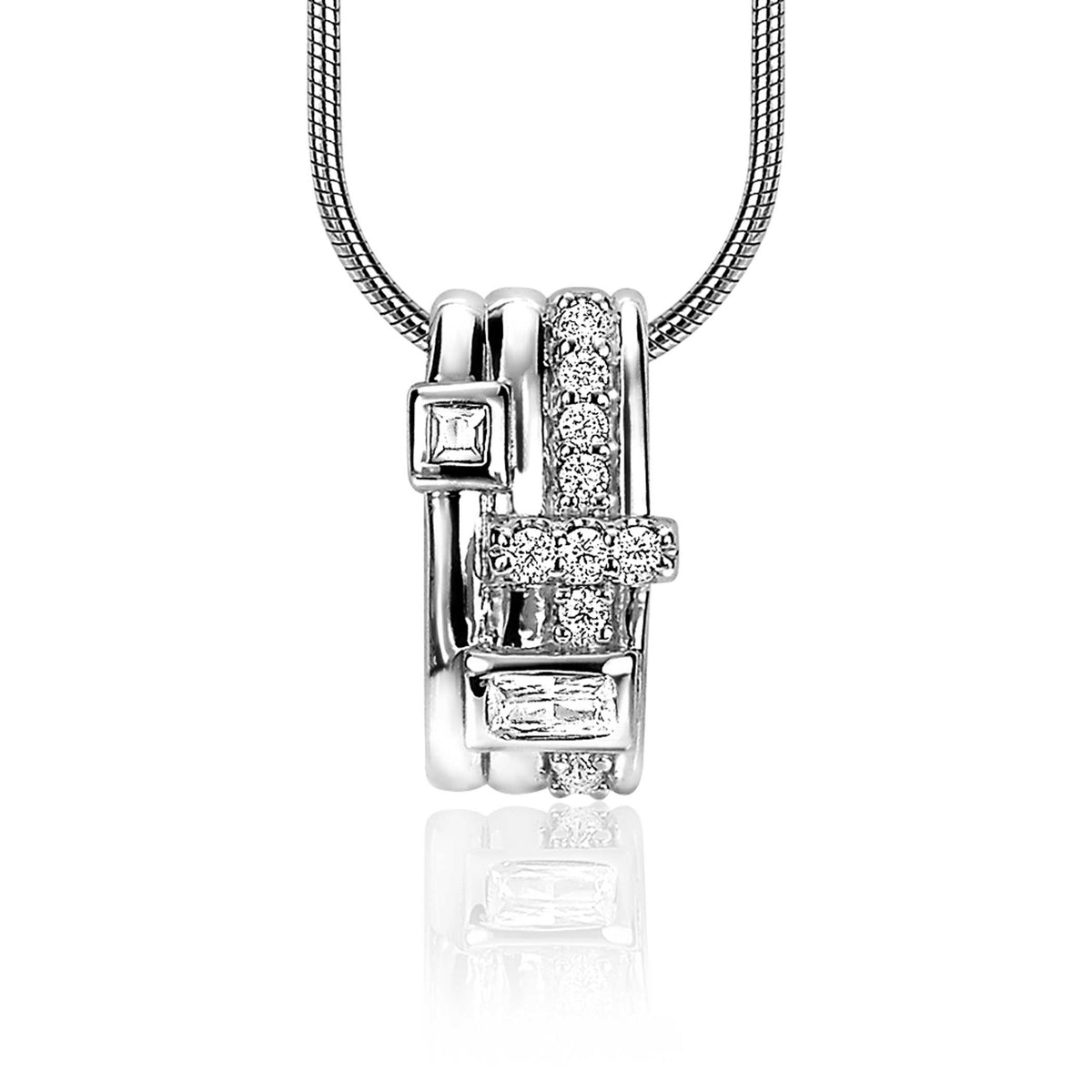 Pendentif en argent avec des détails en zirconium, composé de plusieurs anneaux entrelacés.