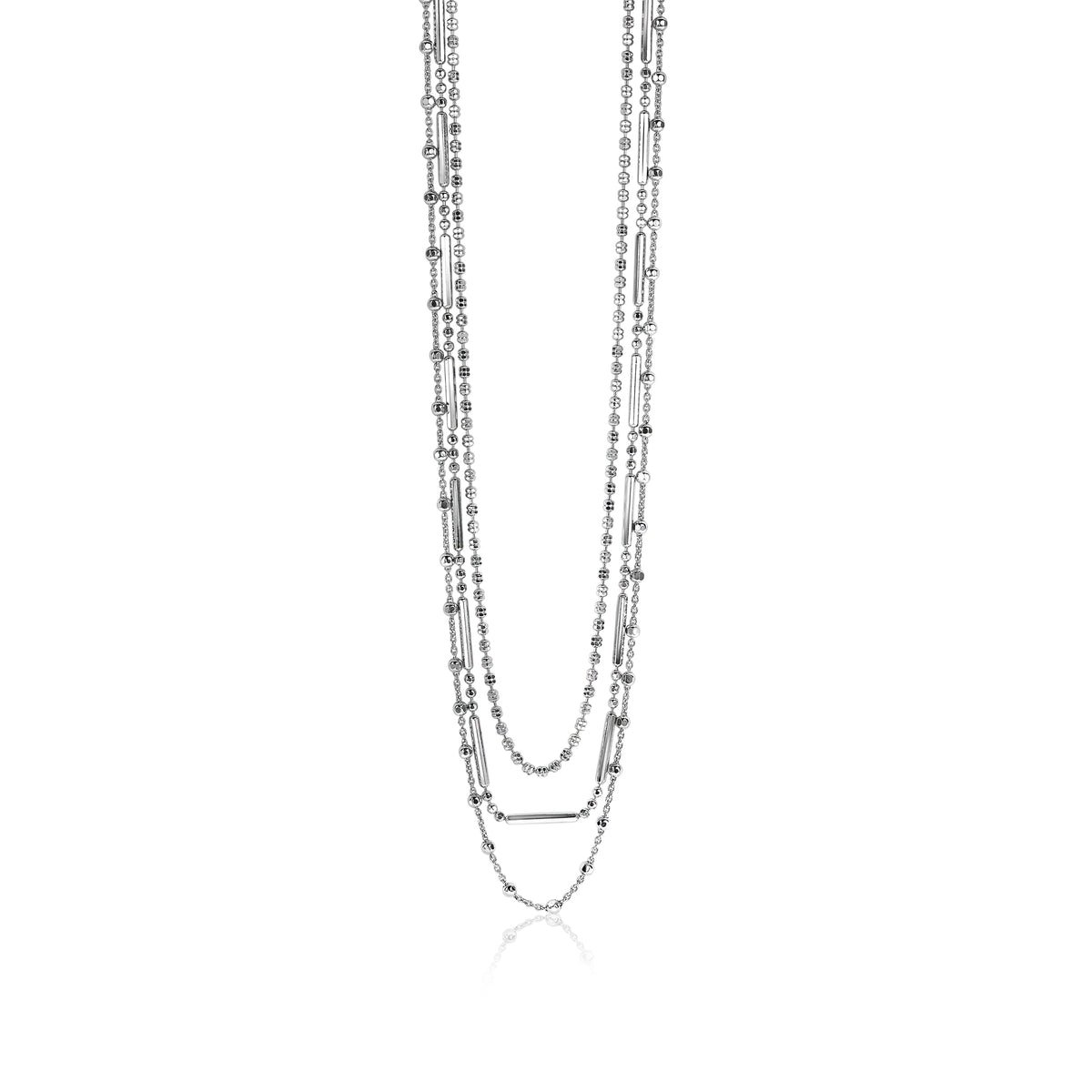 Collier en argent avec des maillons alternés et une finition brillante.