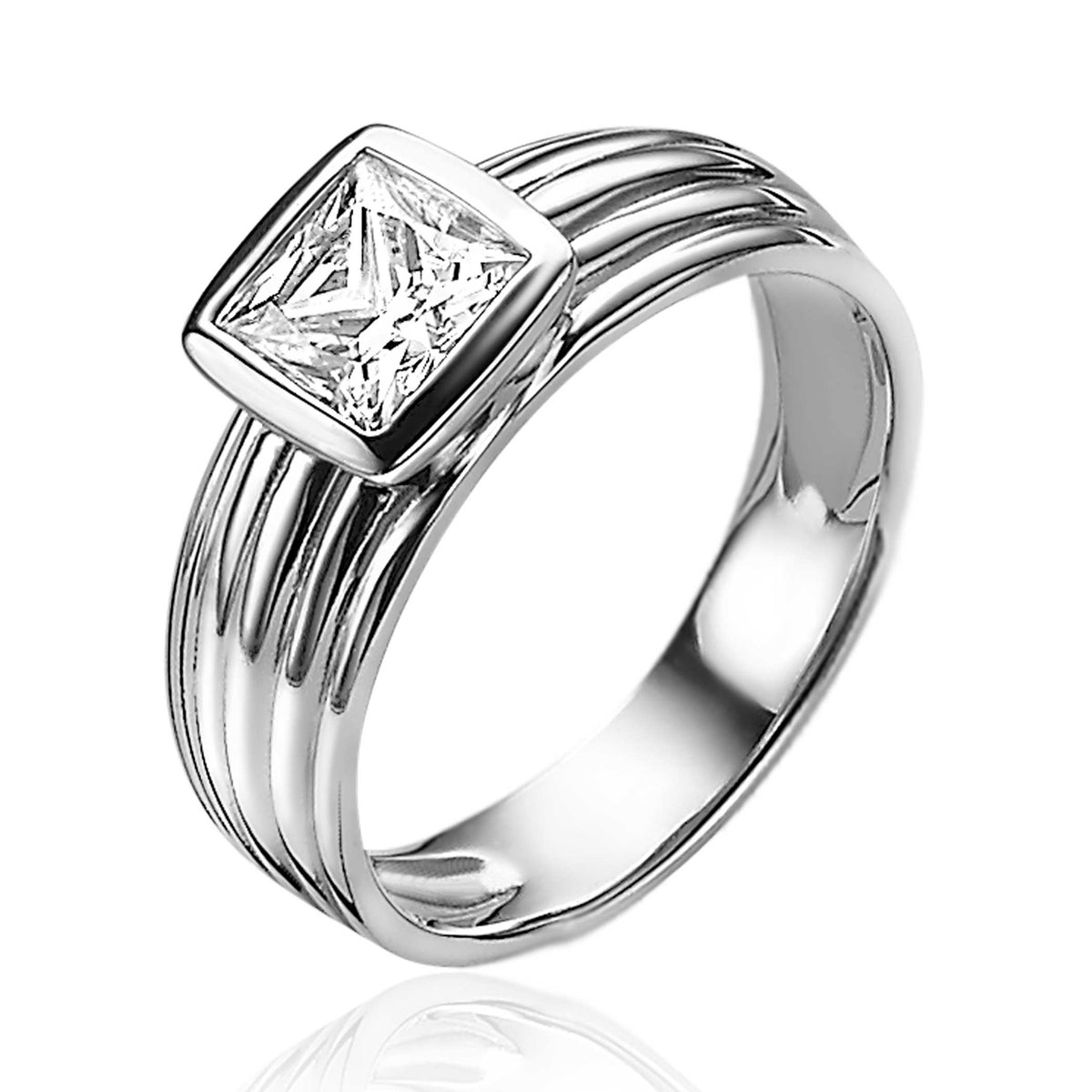 Bague en argent avec un diamant carré et un design à rayures.