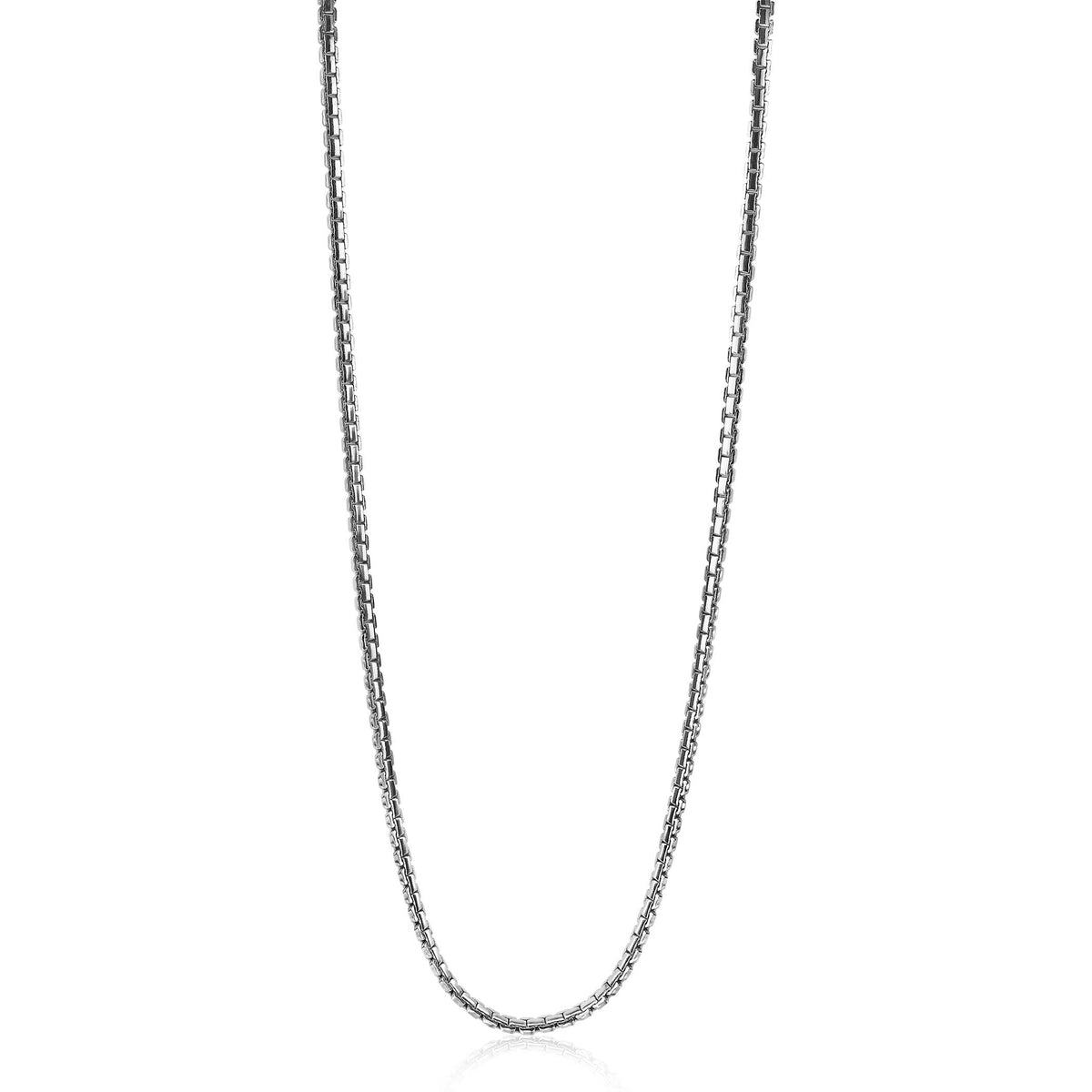 Collier en argent avec maillons en chaîne, finition brillante et design classique.