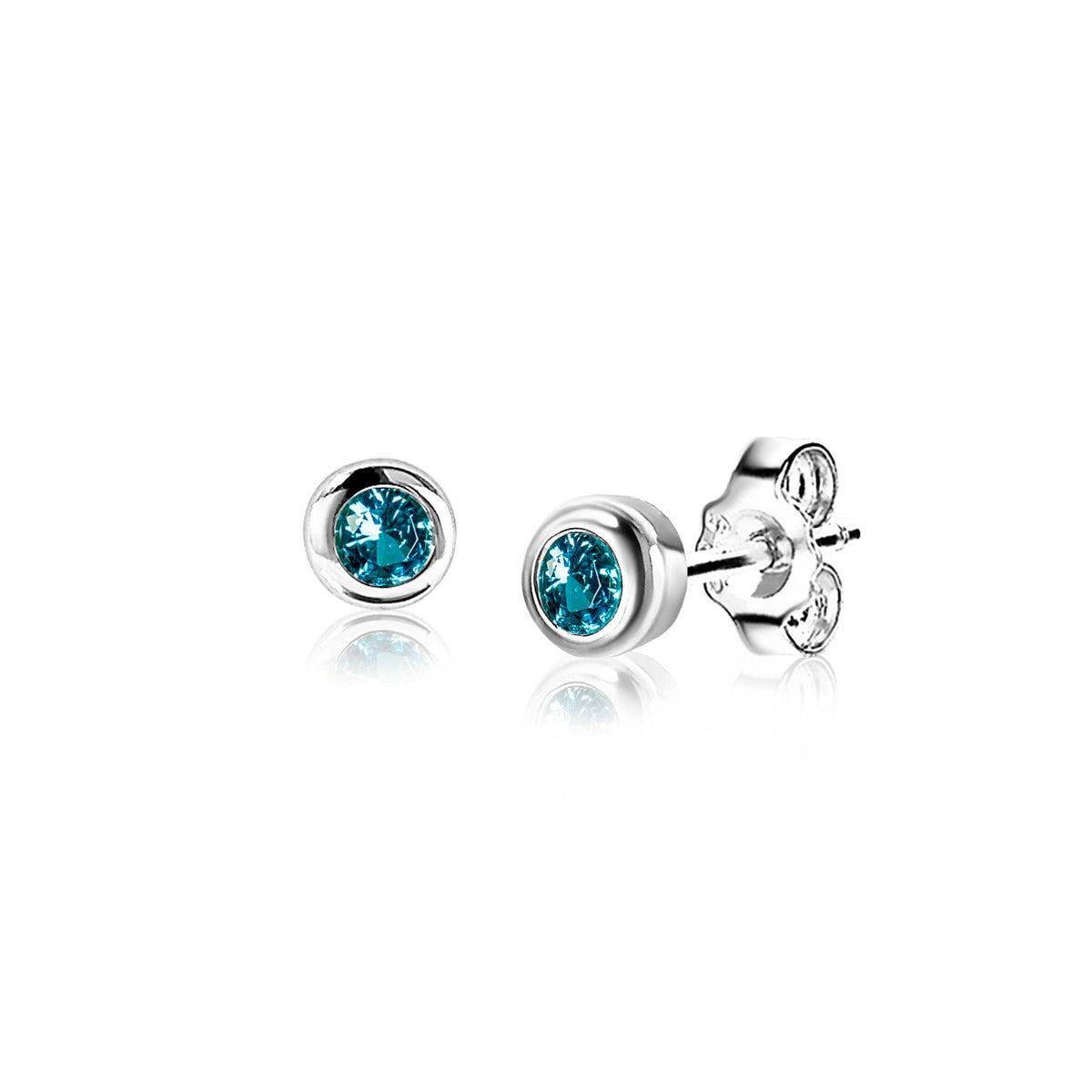 Boucles d'oreilles en argent avec des pierres précieuses turquoise.