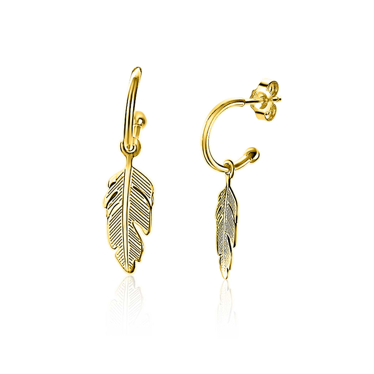 Boucles d'oreilles dorées en forme de plume avec un design détaillé.