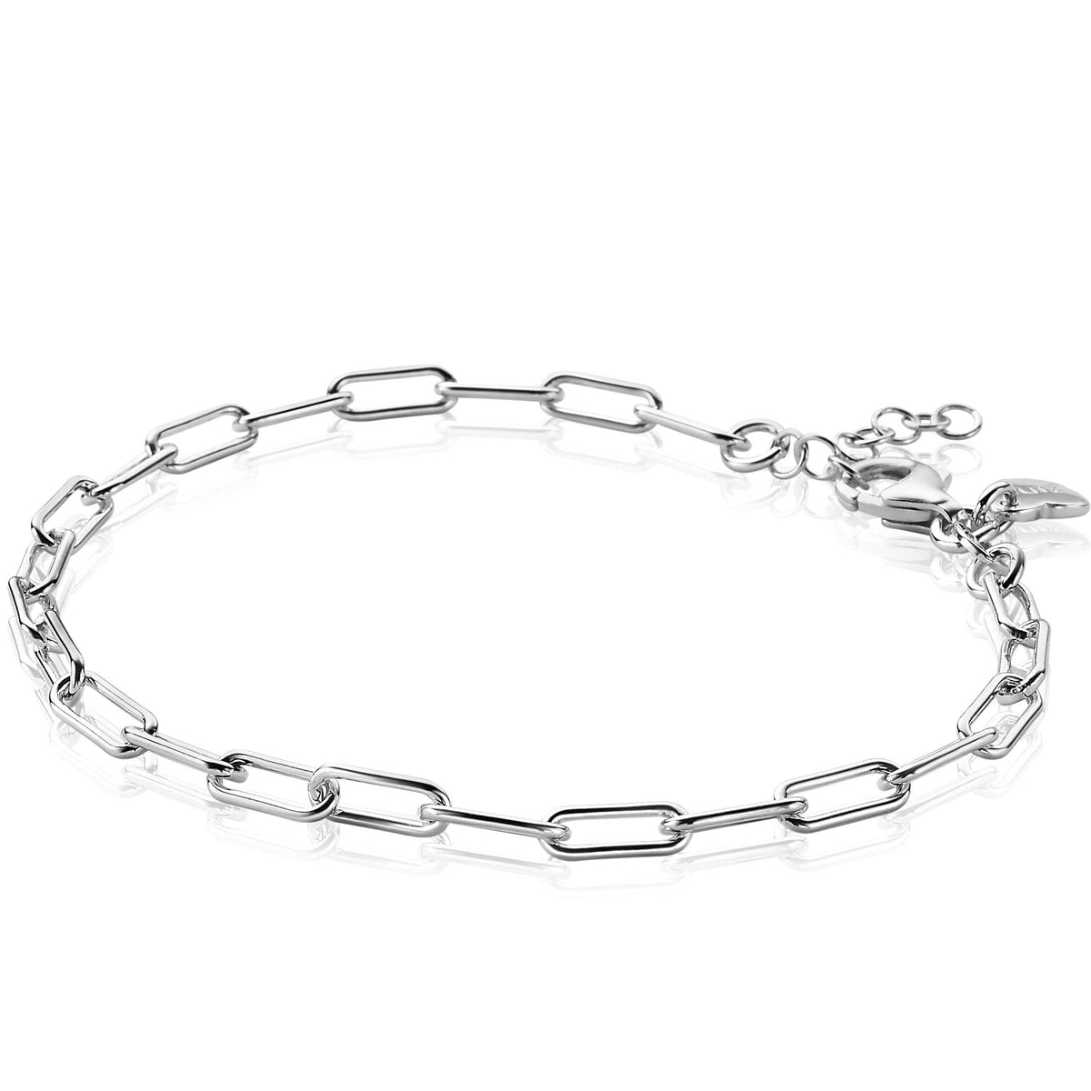 Bracelet en argent avec maillons ovales et fermoir ajustable.