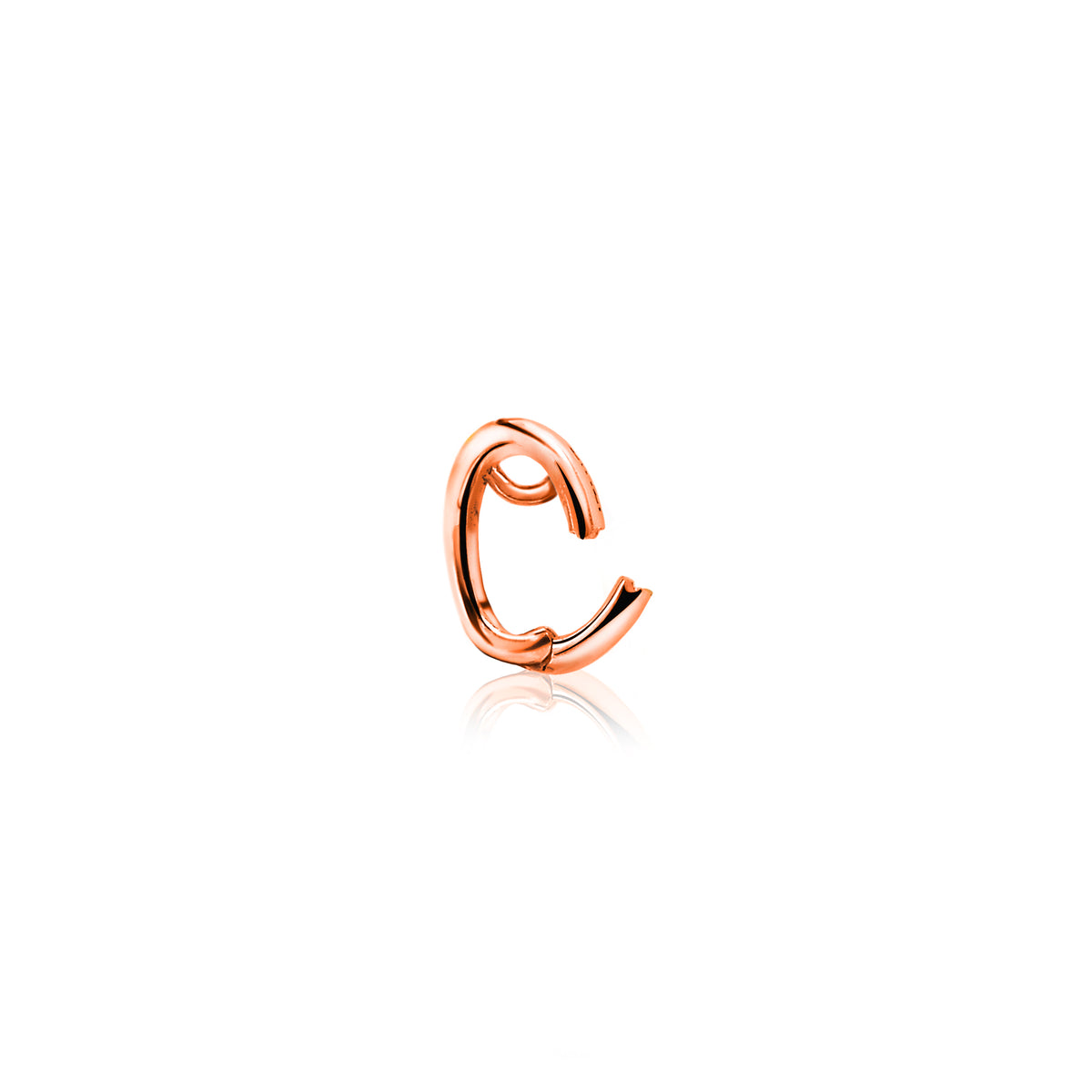 Pendentif en métal doré, forme enroulée, finition brillante.