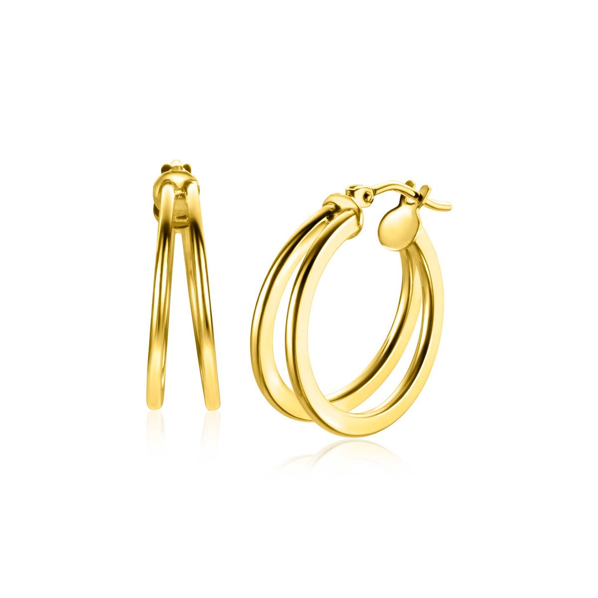 Boucles d'oreilles en or avec trois anneaux entrelacés.