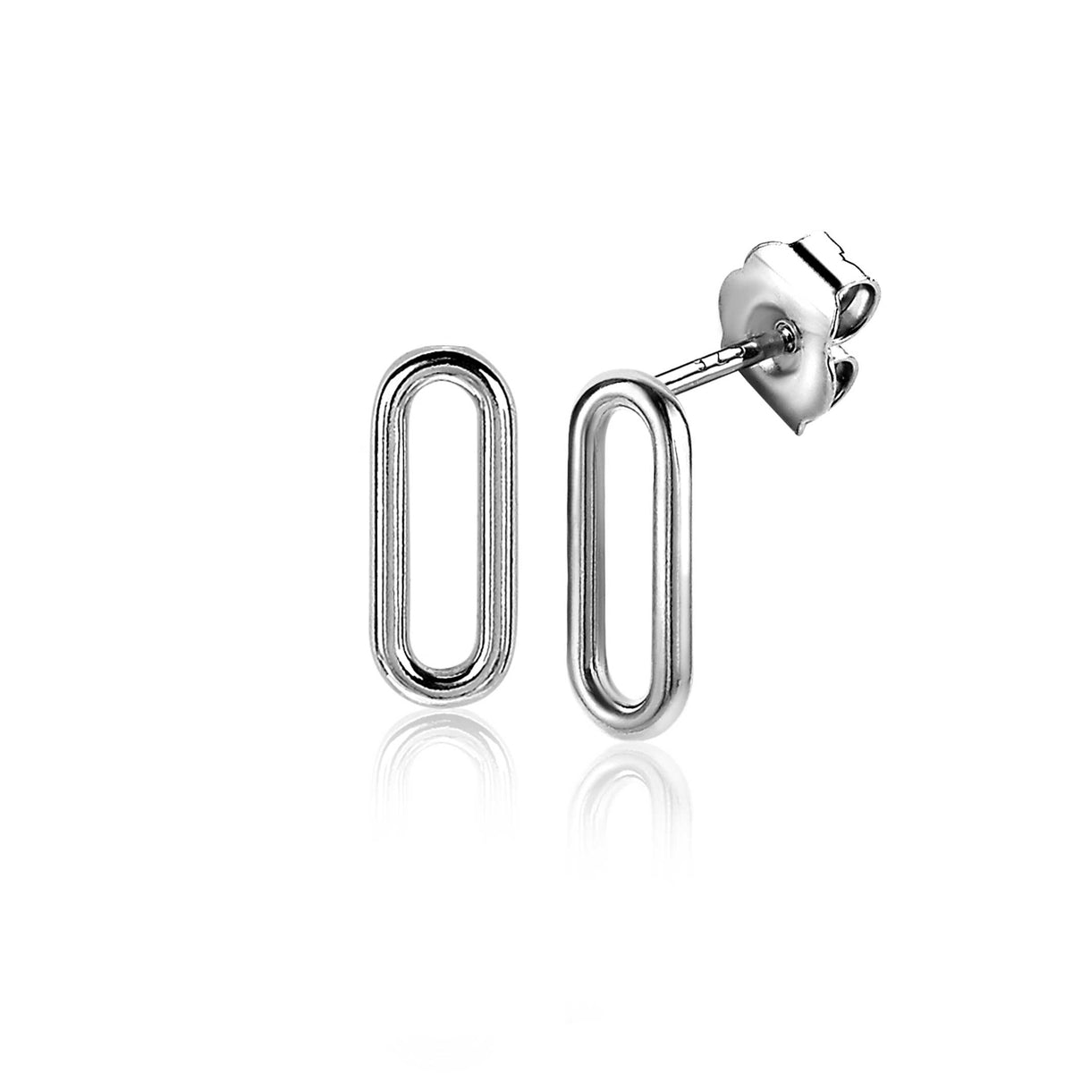 Boucles d'oreilles en argent en forme d'ovale allongé.