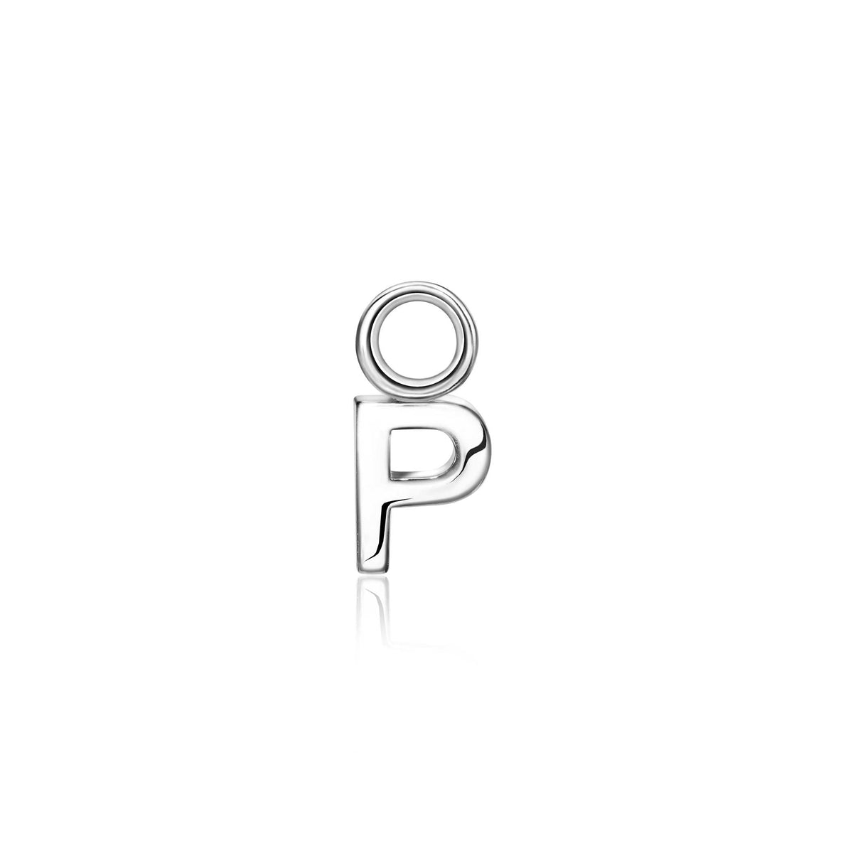 Boucles d'oreilles en argent avec un design en forme de lettre P.
