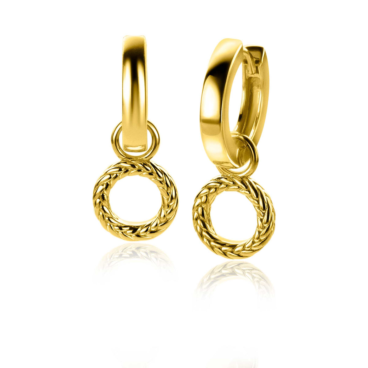 Boucles d'oreilles dorées avec un cercle tressé suspendu.