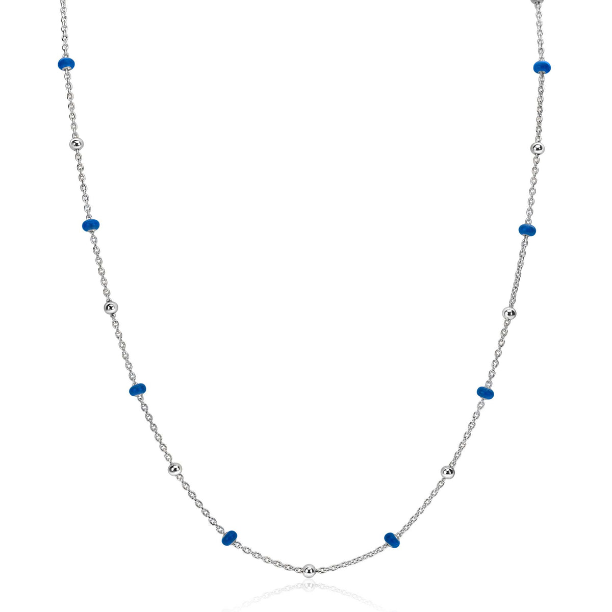 collier en argent avec des perles bleues et des billes argentées, design délicat