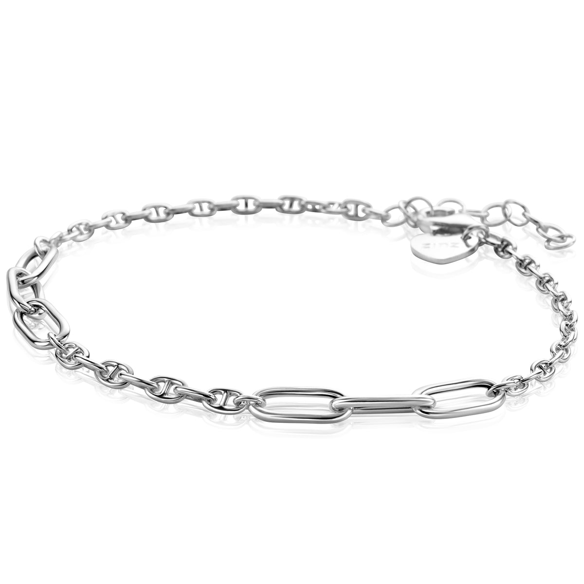 Bracelet en argent avec maillons allongés et fermoir ajustable.