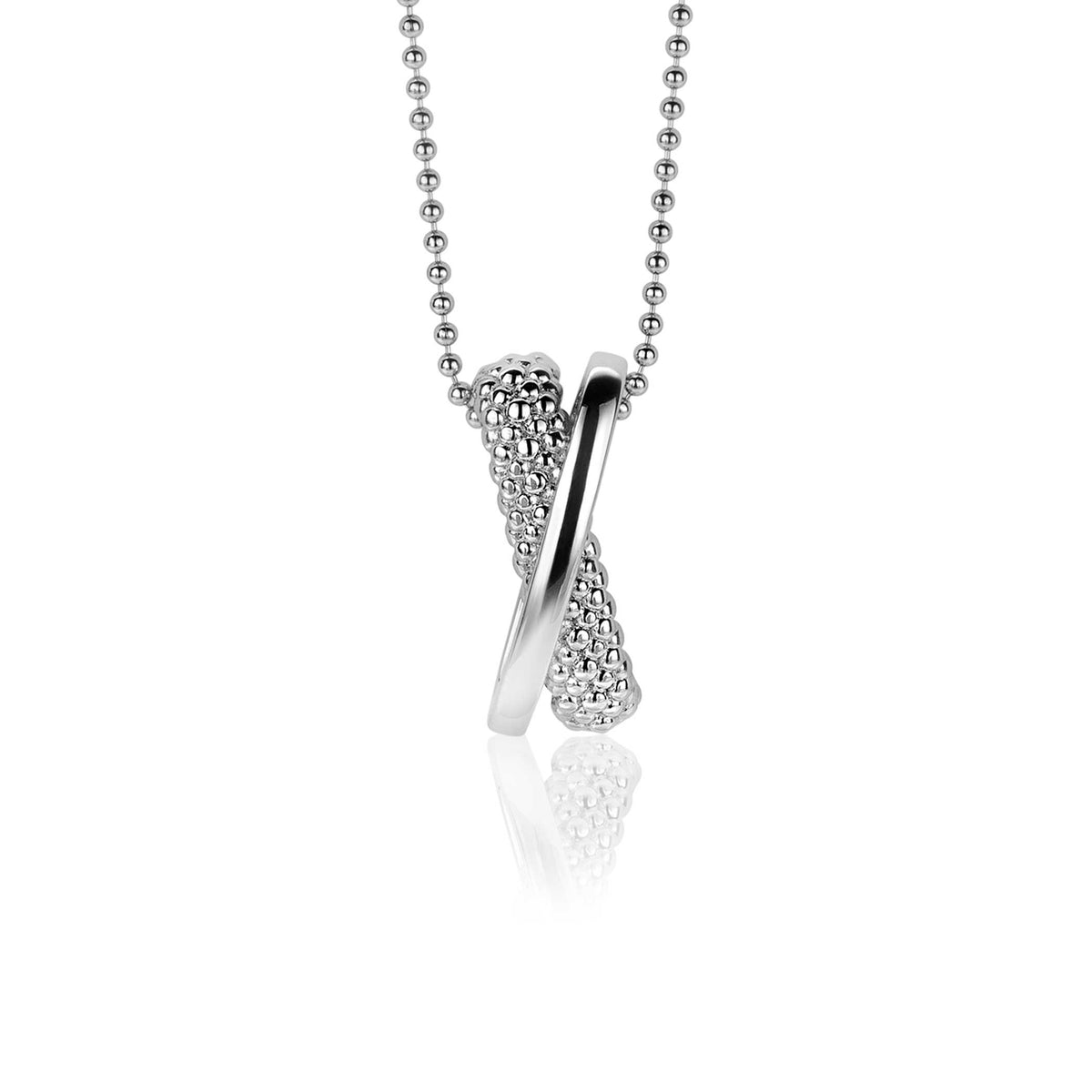 Pendentif en argent avec un design en forme de croix et une chaîne à billes.