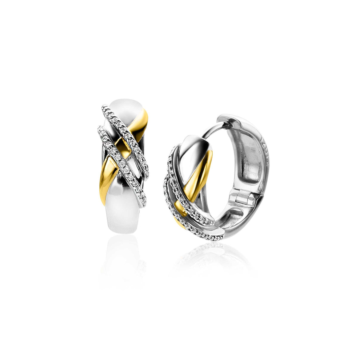 Boucles d'oreilles en argent et dorure, avec un design entrelacé et des zircons.