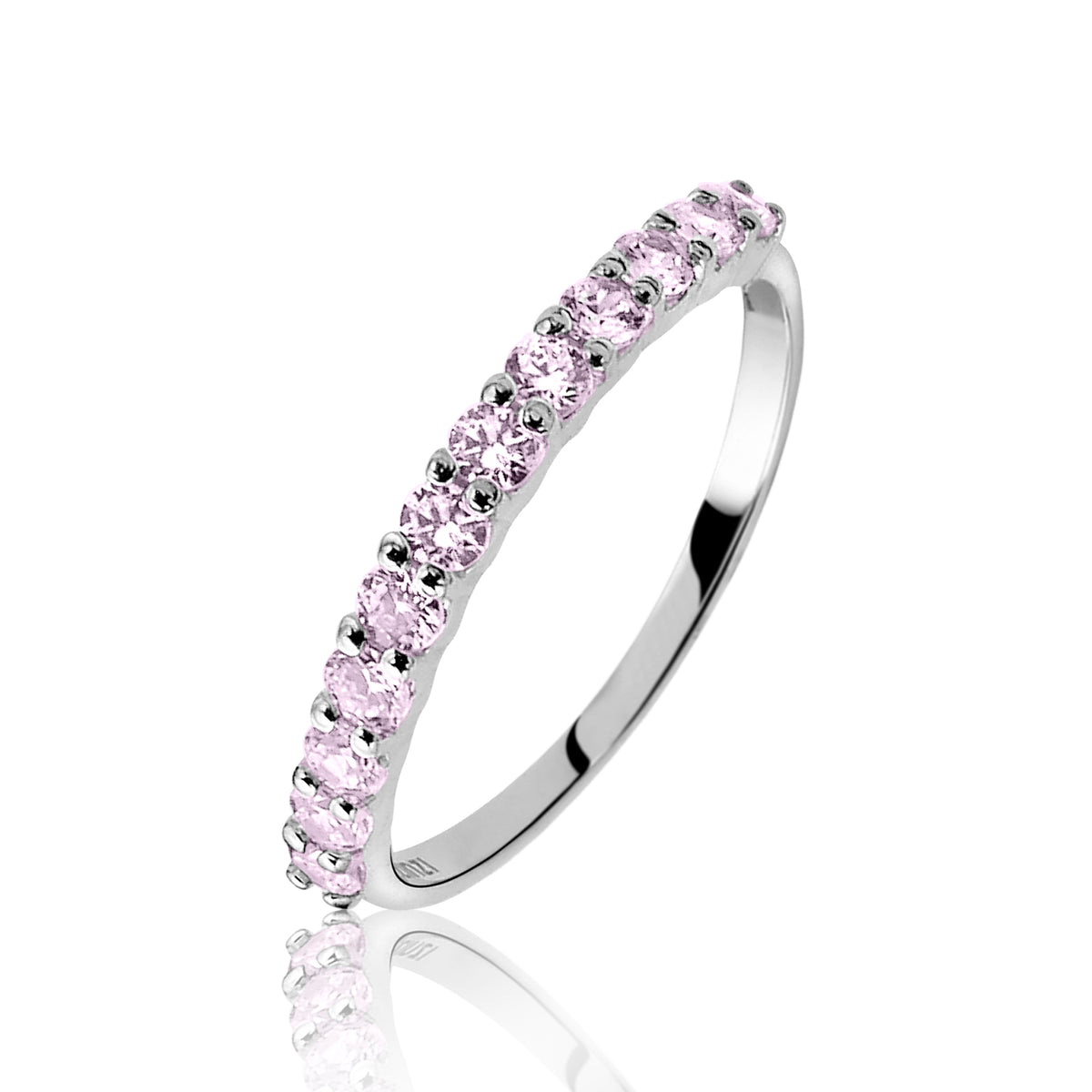 Bague en argent avec des zircons roses disposés en ligne.