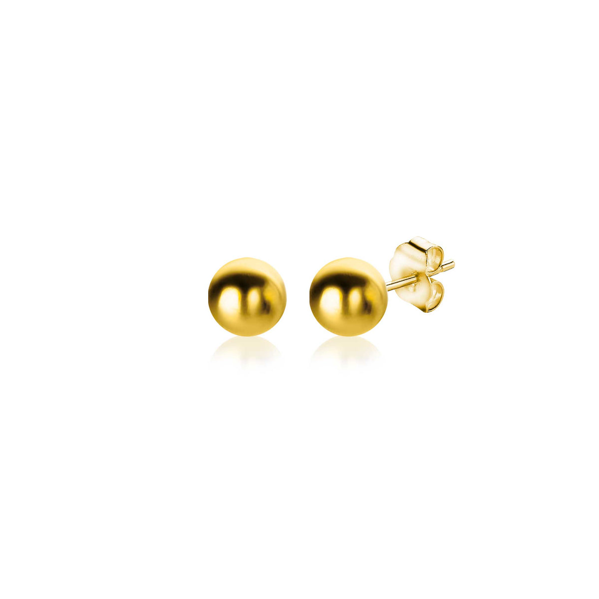 Boucles d'oreilles en or avec des perles rondes brillantes.
