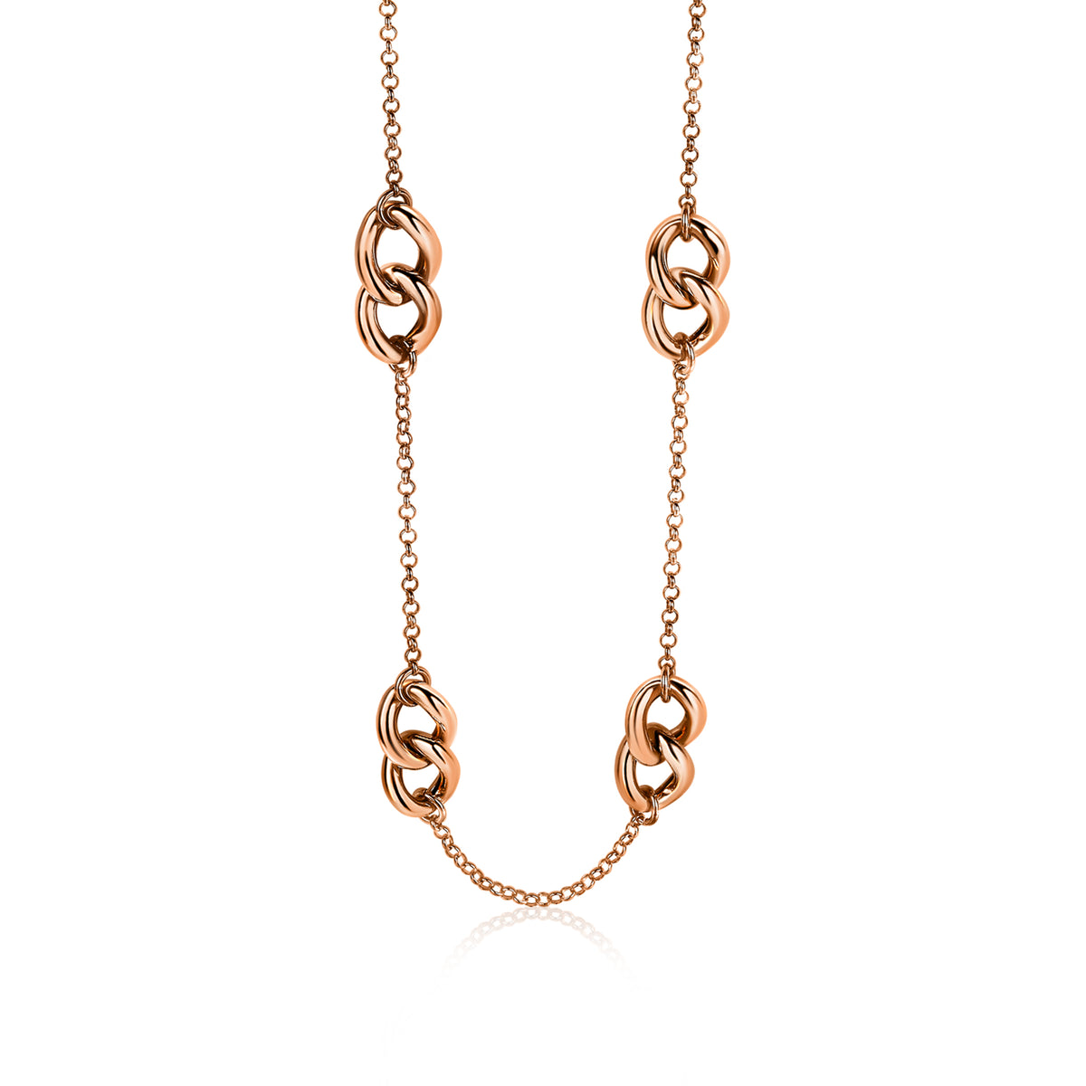 Collier doré avec des maillons entrelacés et une chaîne délicate.