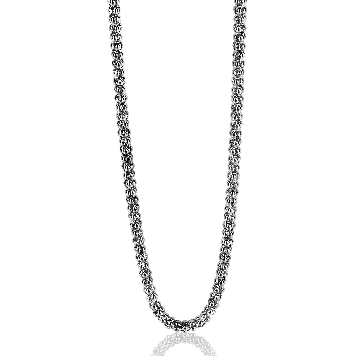 Collier en argent avec maillons entrelacés, finition brillante.