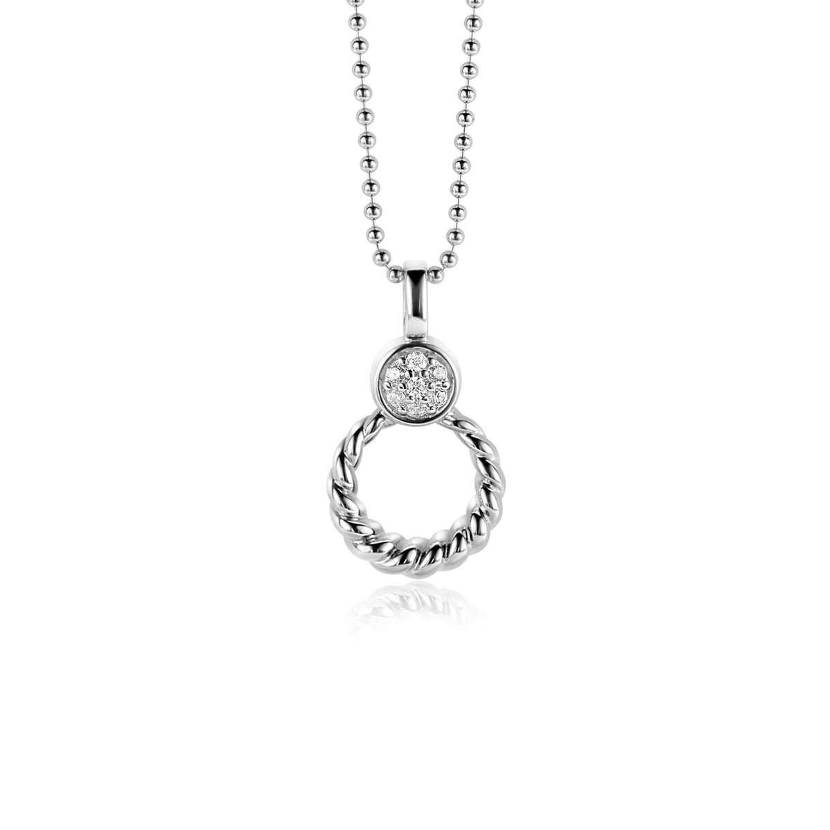 Pendentif en argent avec un cercle tressé et un détail en pierres brillantes.