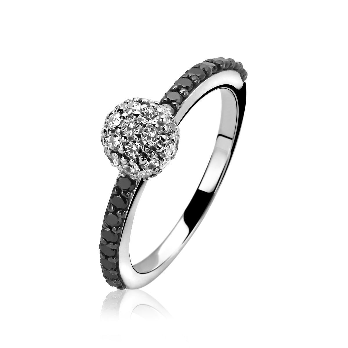 Bague en argent avec un motif sphérique en zircon et un anneau orné de petites pierres noires.