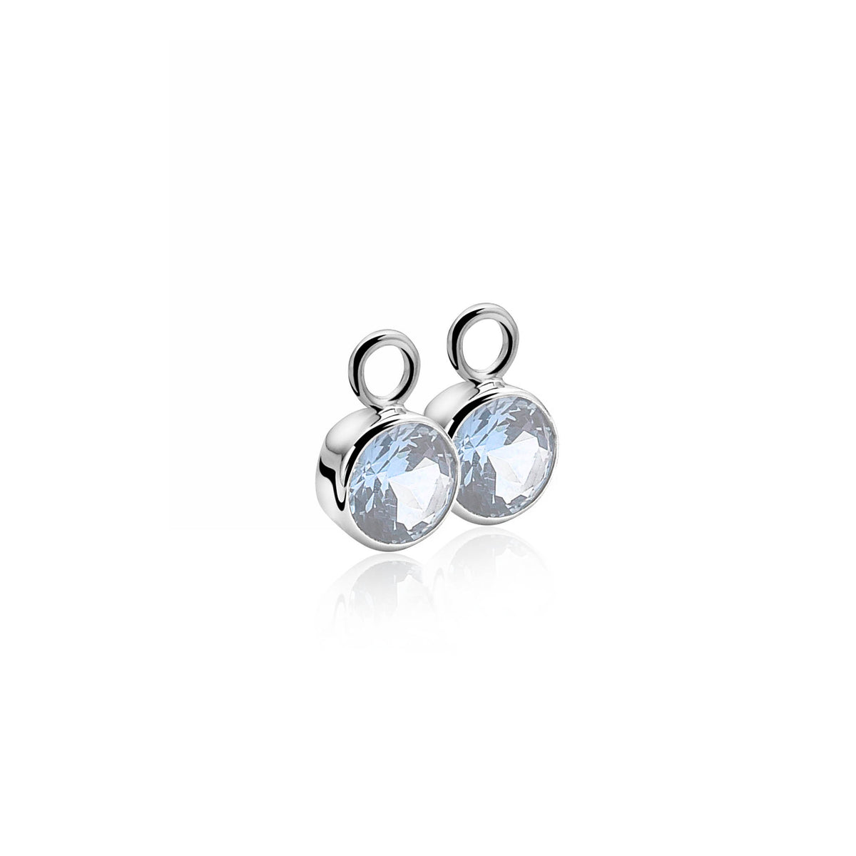 Boucles d'oreilles en argent avec deux pierres brillantes et un design rond.