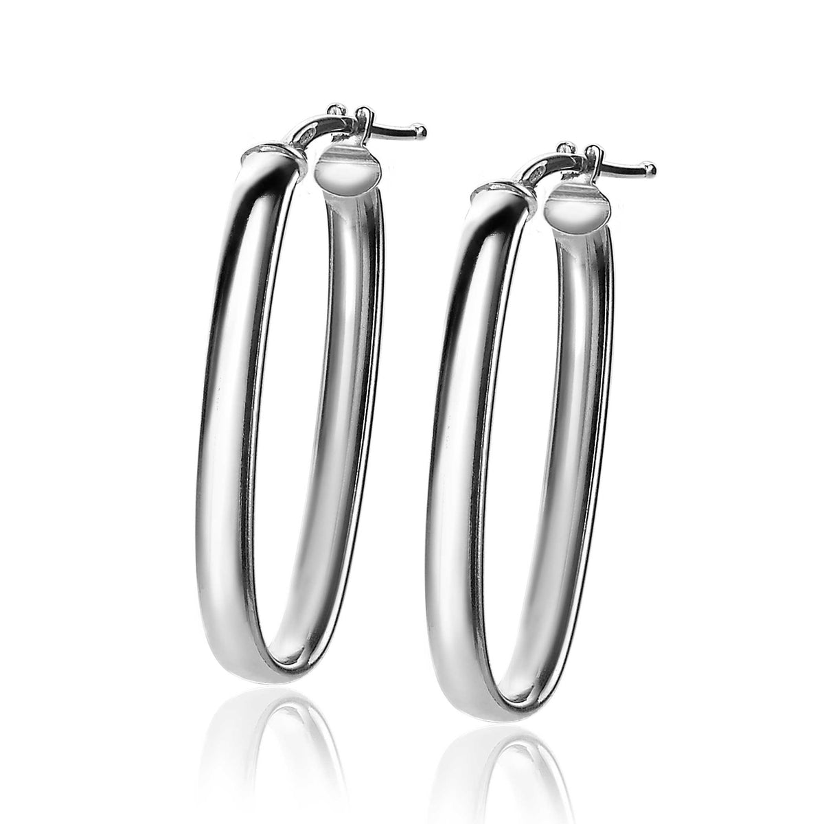 Boucles d'oreilles en argent, de forme ronde et lisse, avec un fermoir à clou.