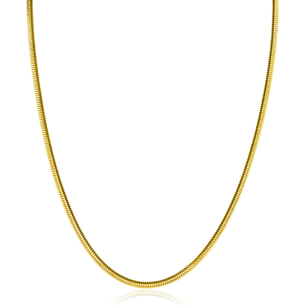 collier doré en métal avec une finition lisse et brillante, de forme ovale.