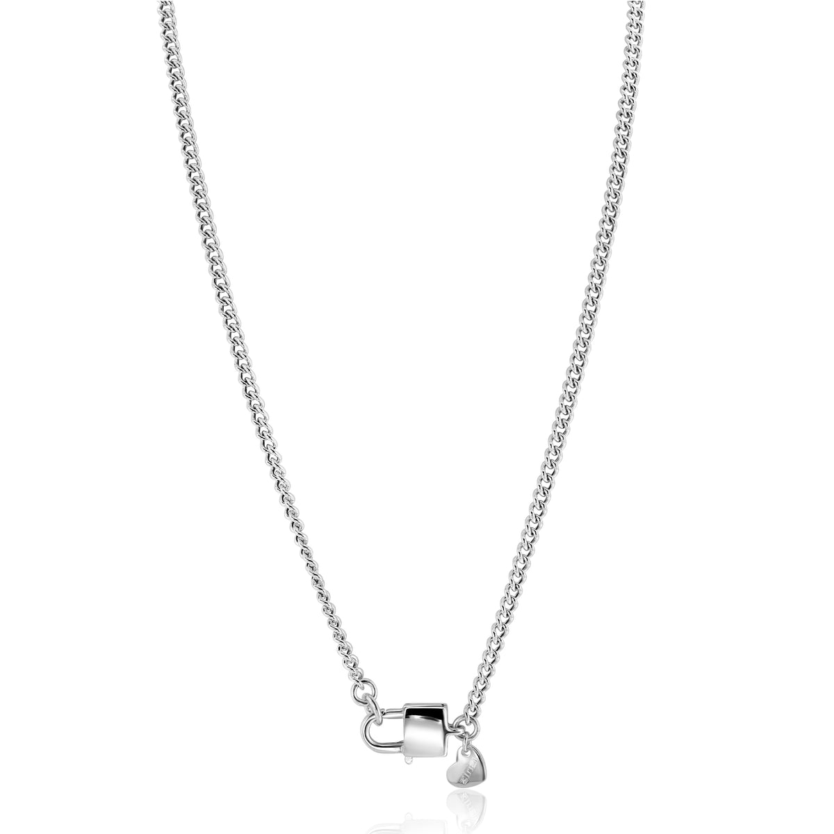 Collier en argent avec un fermoir en forme de cœur et une chaîne délicate.