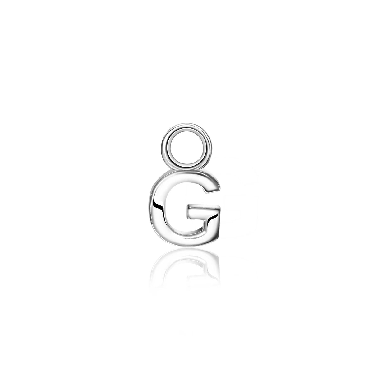 Boucle d'oreille en argent avec un pendentif en forme de lettre G.