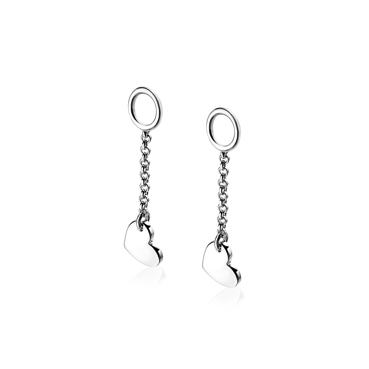 Boucles d'oreilles en argent avec des chaînes et des pendentifs en forme de cœur.