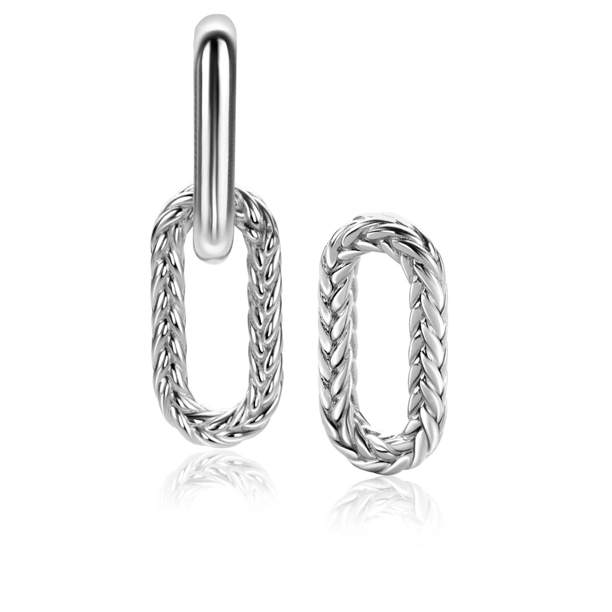 Boucles d'oreilles en argent, de forme ovale avec un motif tressé.