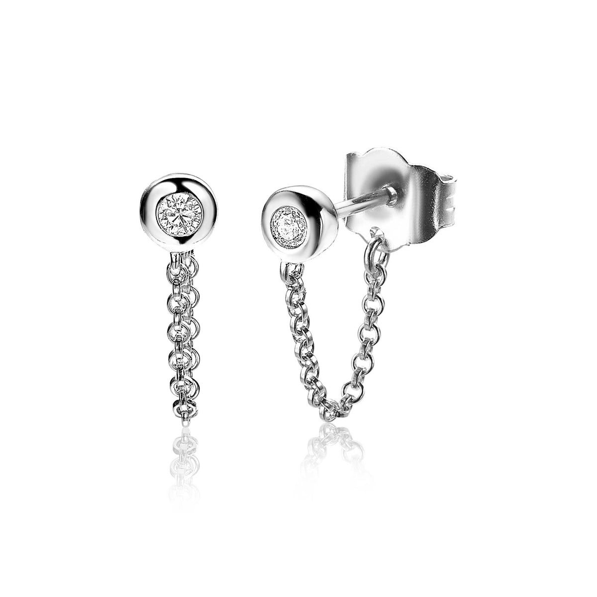 Boucles d'oreilles en argent avec un pendentif en chaîne et un détail brillant.