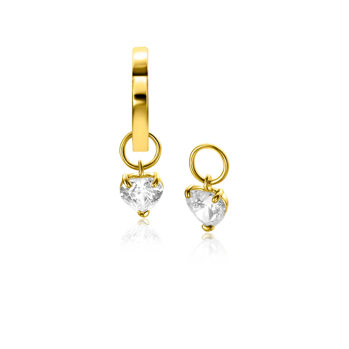 Boucles d'oreilles en or avec pendentifs en forme de cœur et pierres brillantes.