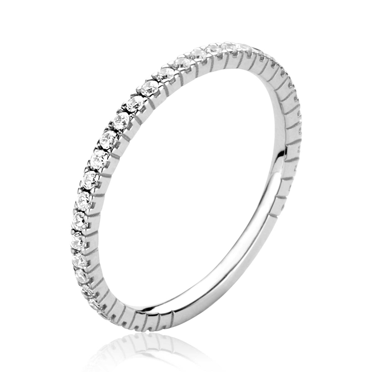 bague dorée avec des zircons scintillants en ligne sur le dessus