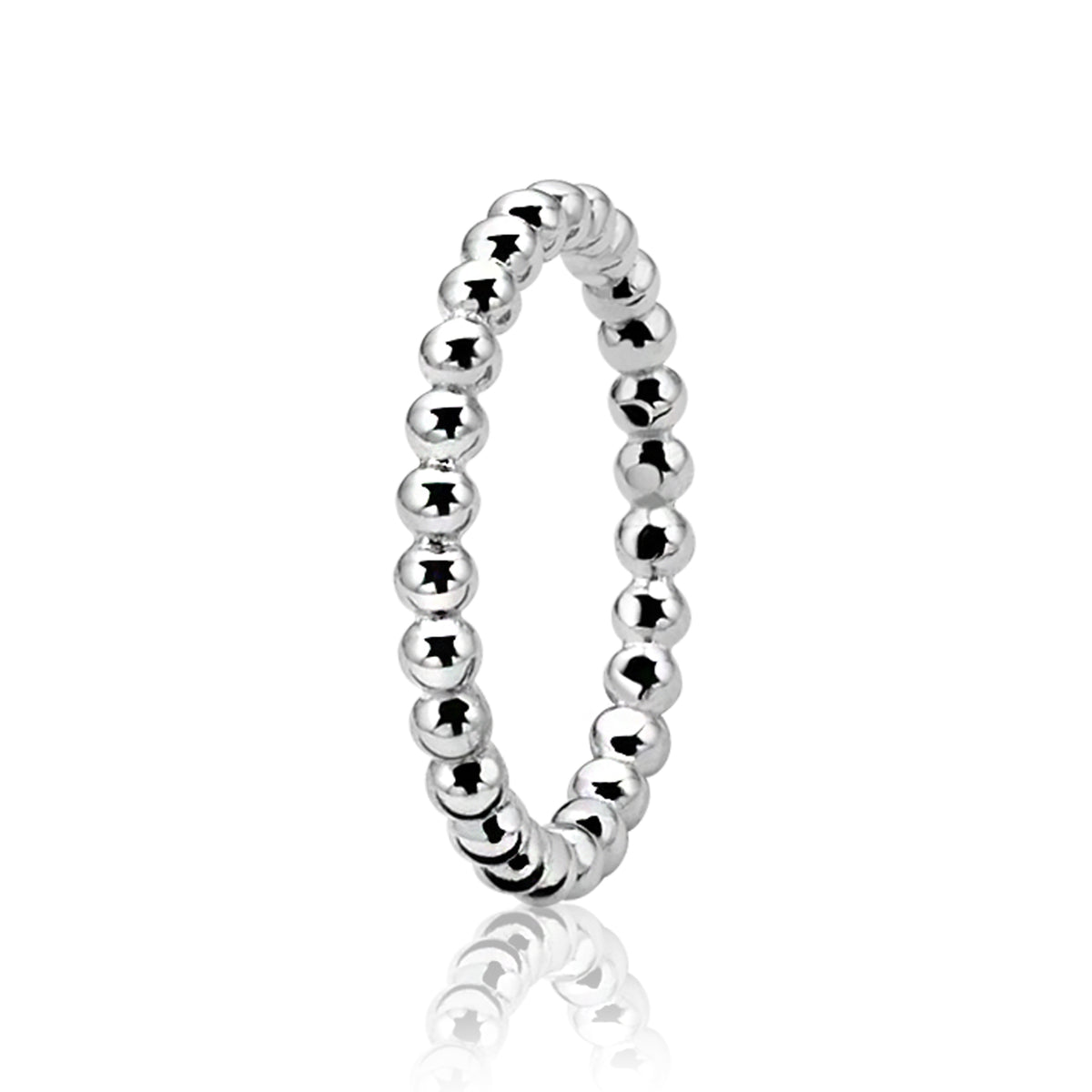 Bague en argent avec des perles brillantes.