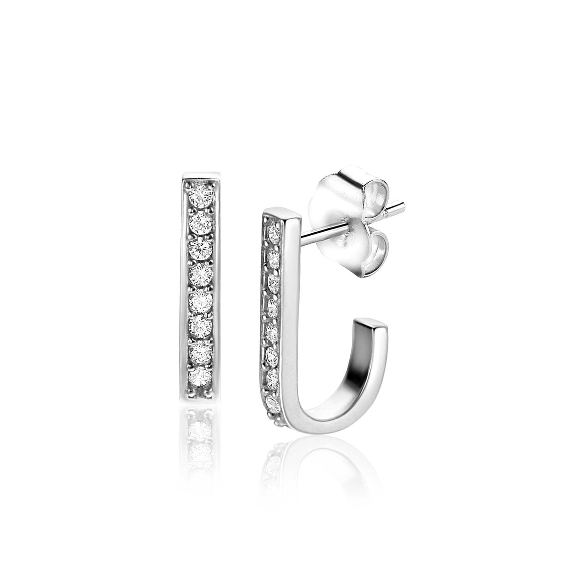 Boucles d'oreilles en argent avec un design en forme de U, ornées de pierres brillantes.