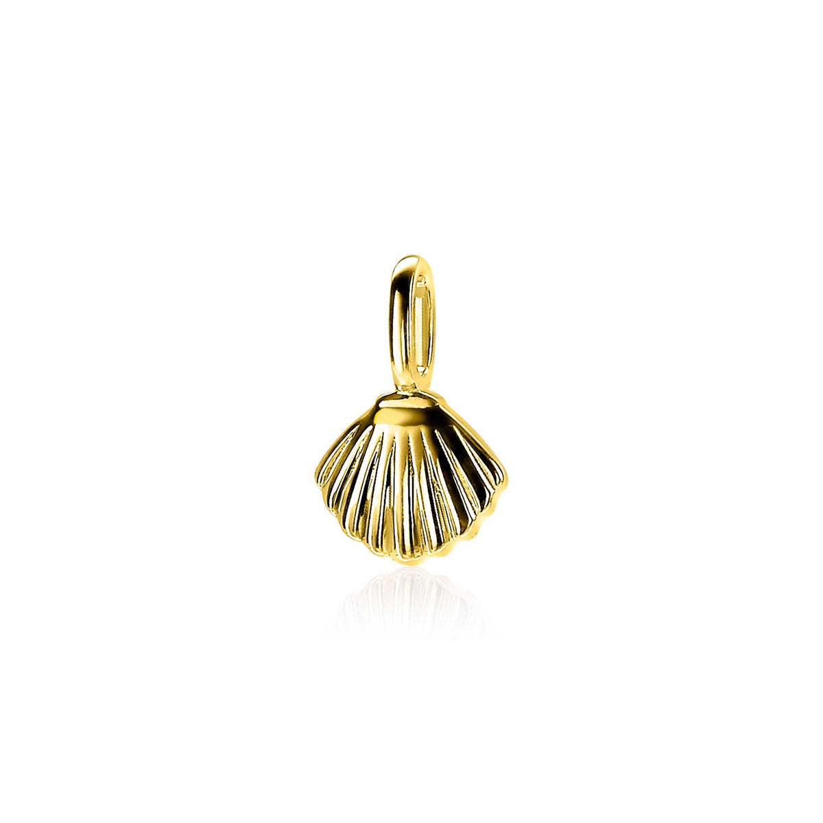 Pendentif en forme de coquillage doré, avec des détails striés et un anneau de suspension.