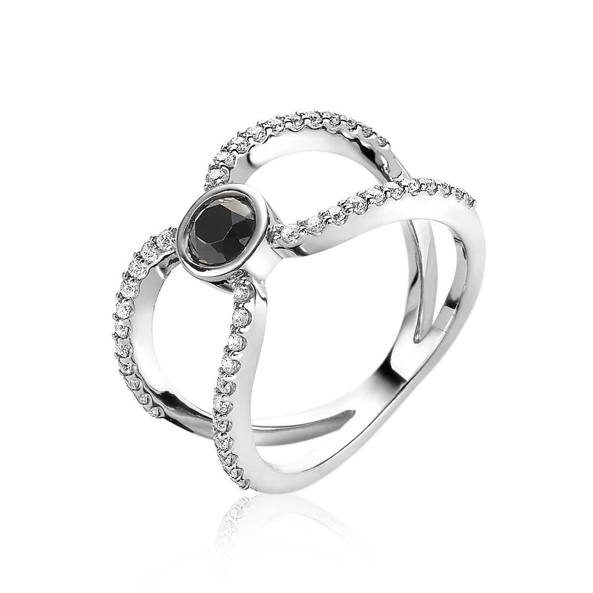 Bague en argent avec un zircon noir central et des zircons blancs sur les côtés.
