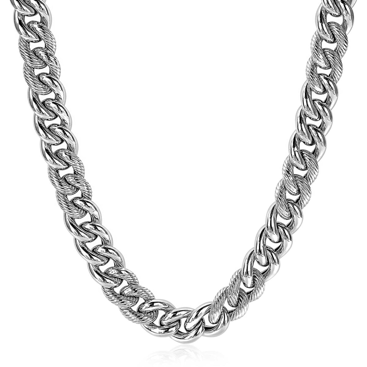 Collier en argent avec maillons tressés et finition brillante.