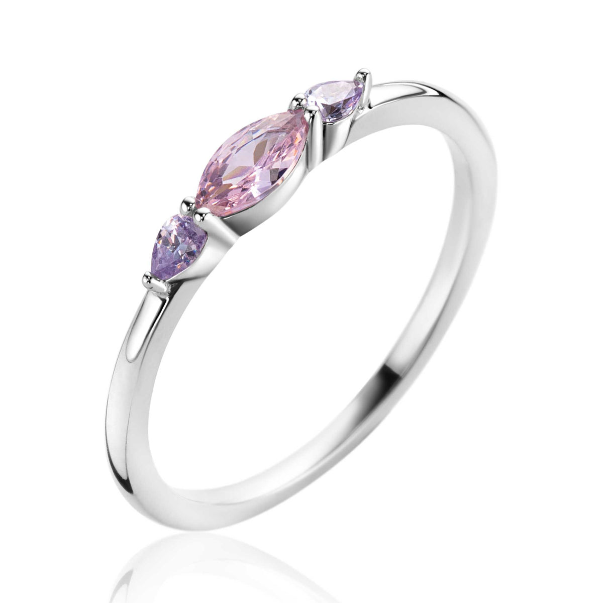 Bague en argent avec trois pierres précieuses, dont une ovale rose et deux en forme de poire violettes.