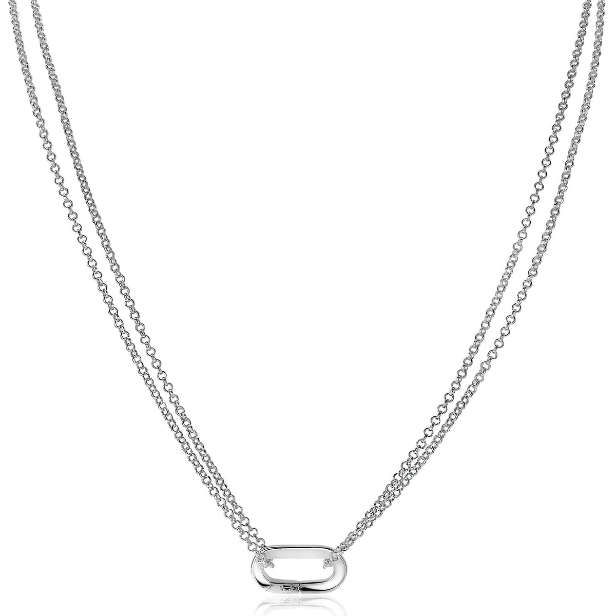 Collier en argent avec deux chaînes et un pendentif ovale au centre.